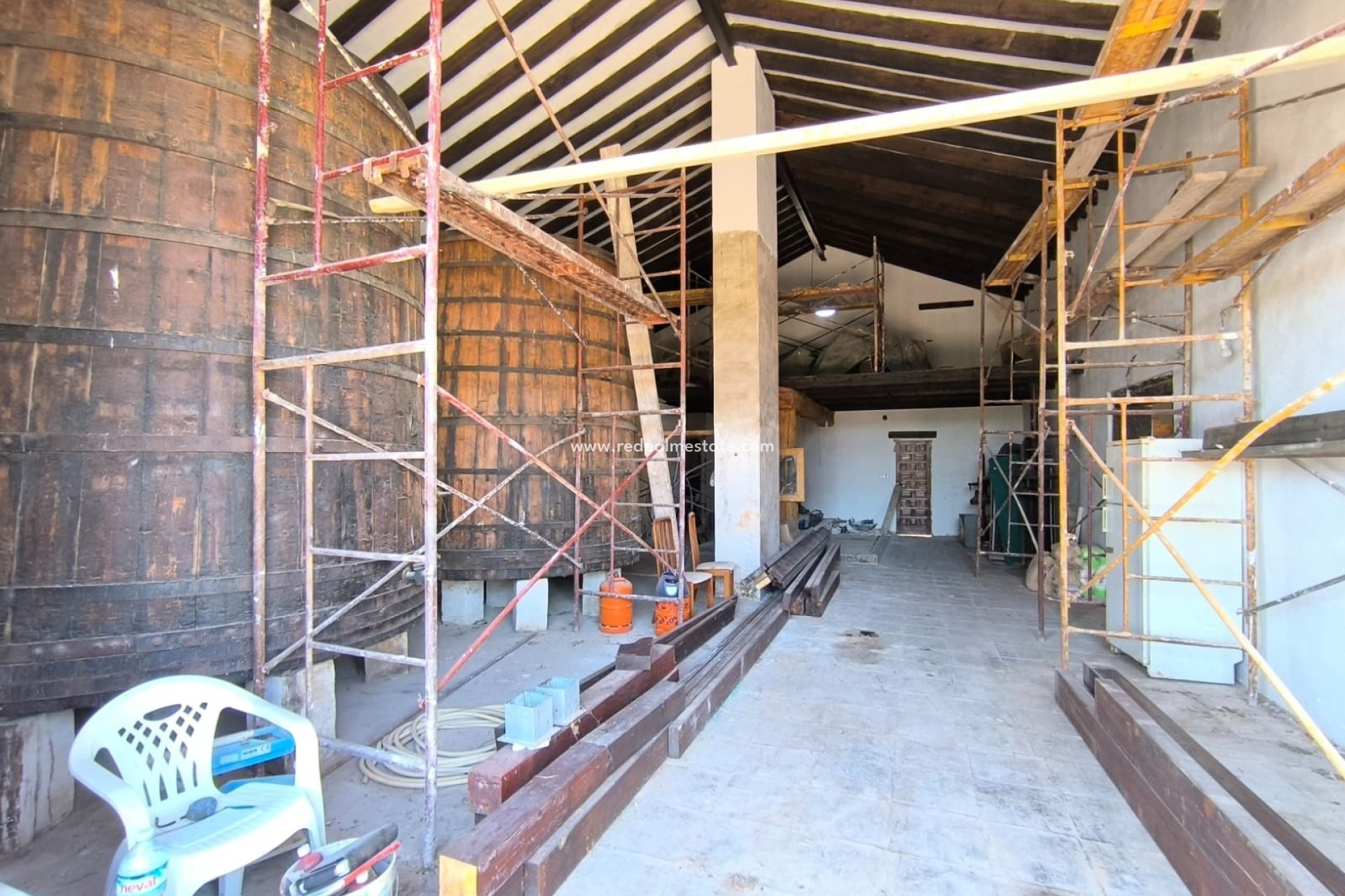 Resale - Finca / Country Property -
Villena - Inland