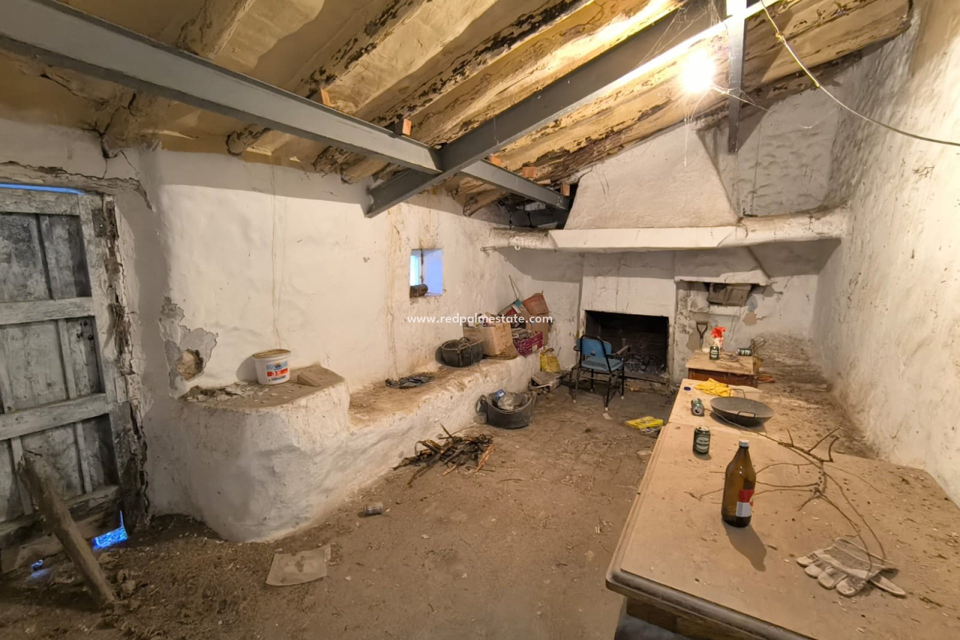 Resale - Finca / Country Property -
Villena - Inland