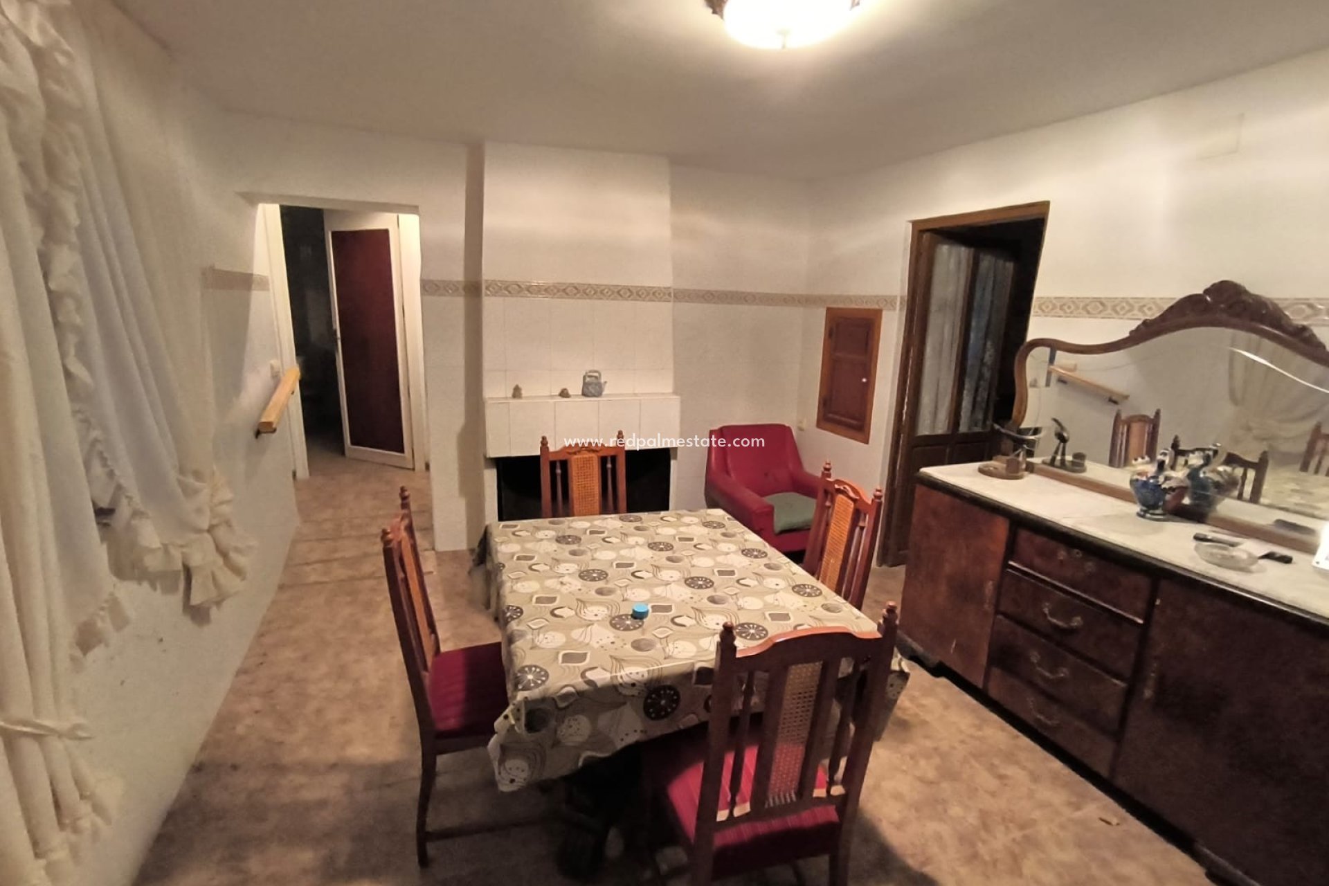 Resale - Finca / Country Property -
Villena - Inland