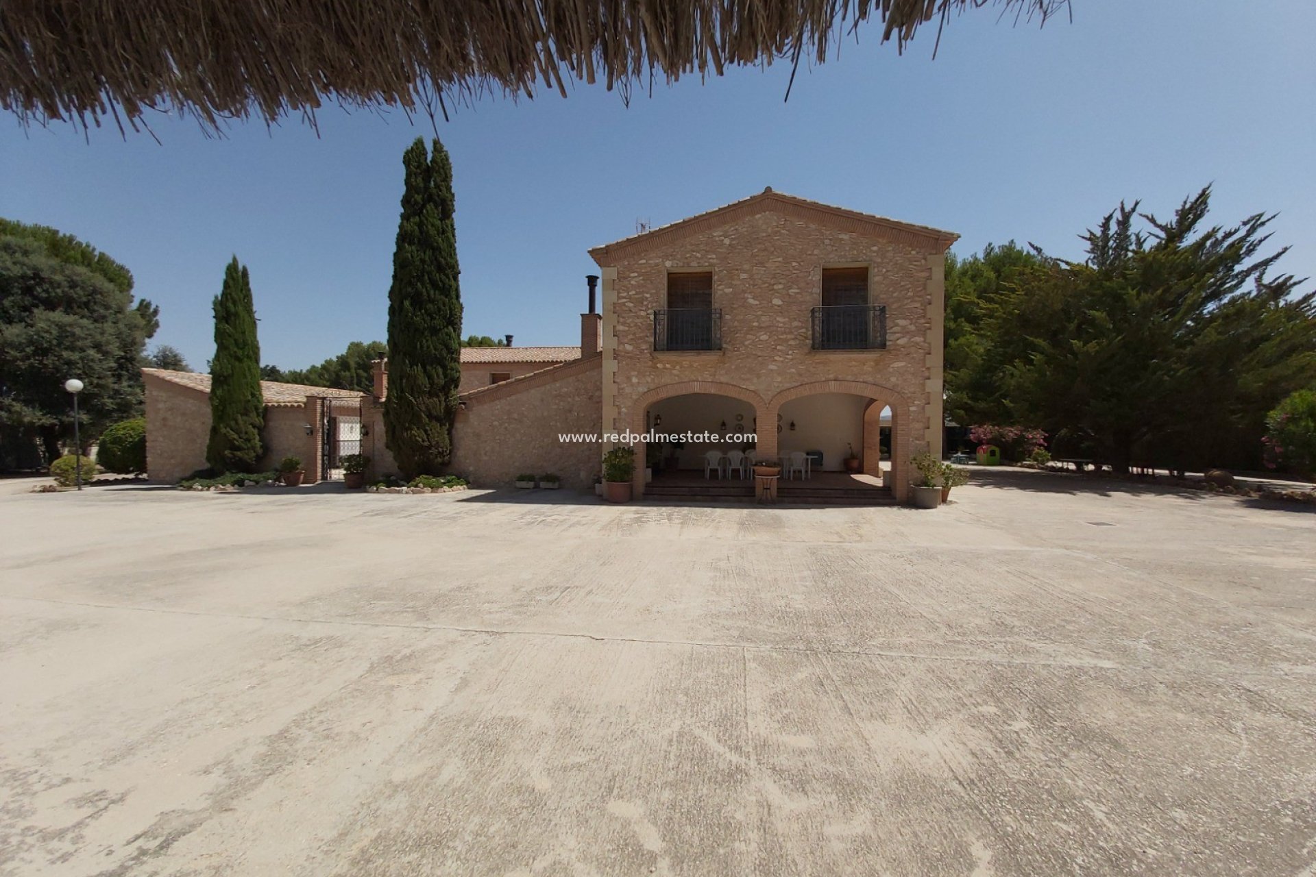 Resale - Finca -
Villena