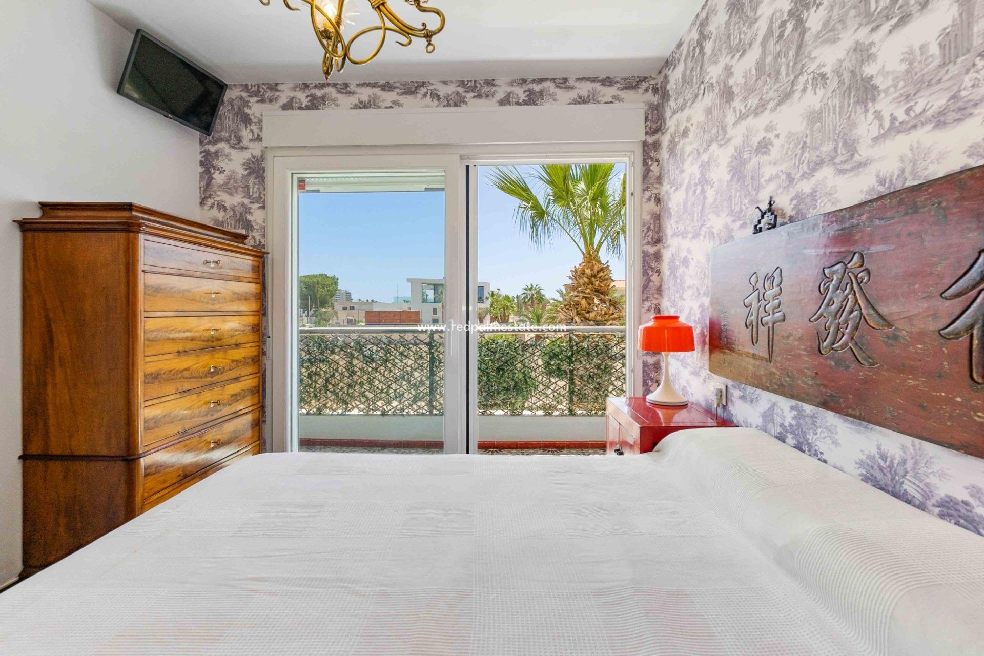 Resale - Flat -
Orihuela Costa - Playa Flamenca