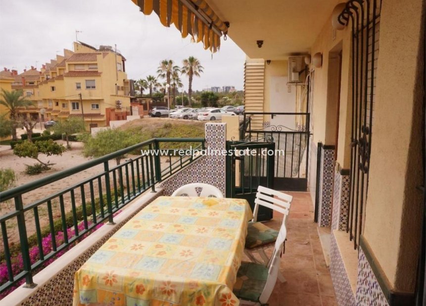 Resale - Flat -
Torrevieja - La veleta