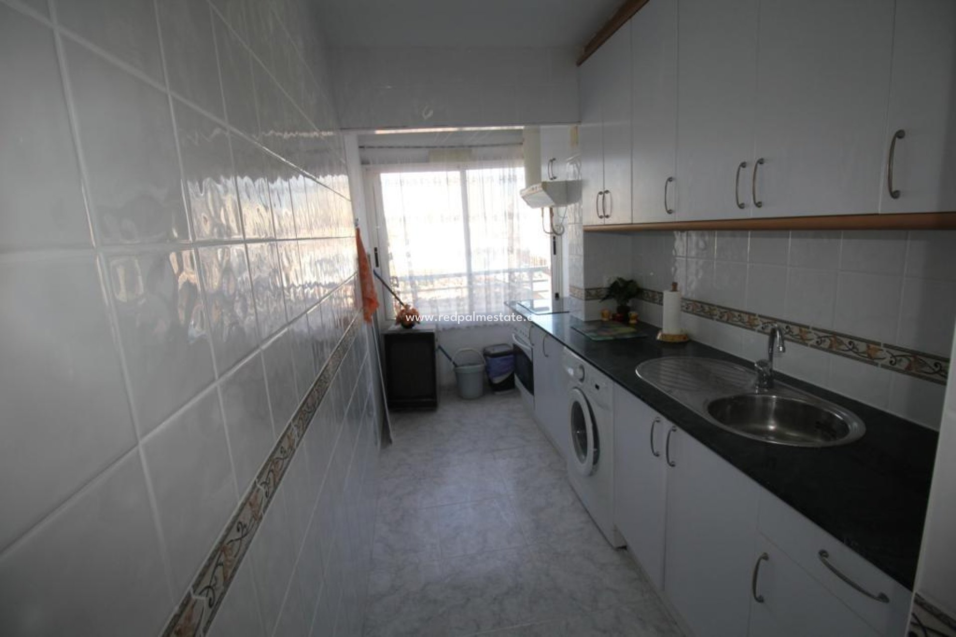 Resale - Flat -
Torrevieja - Paseo maritimo