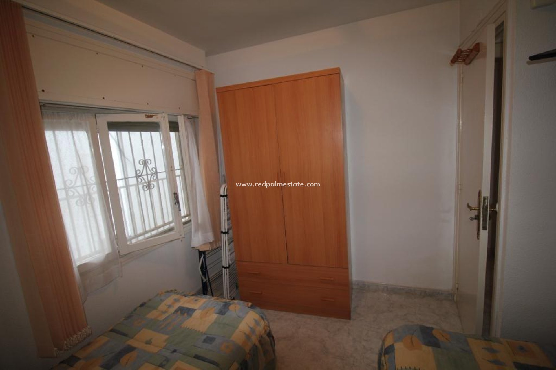 Resale - Flat -
Torrevieja - Paseo maritimo