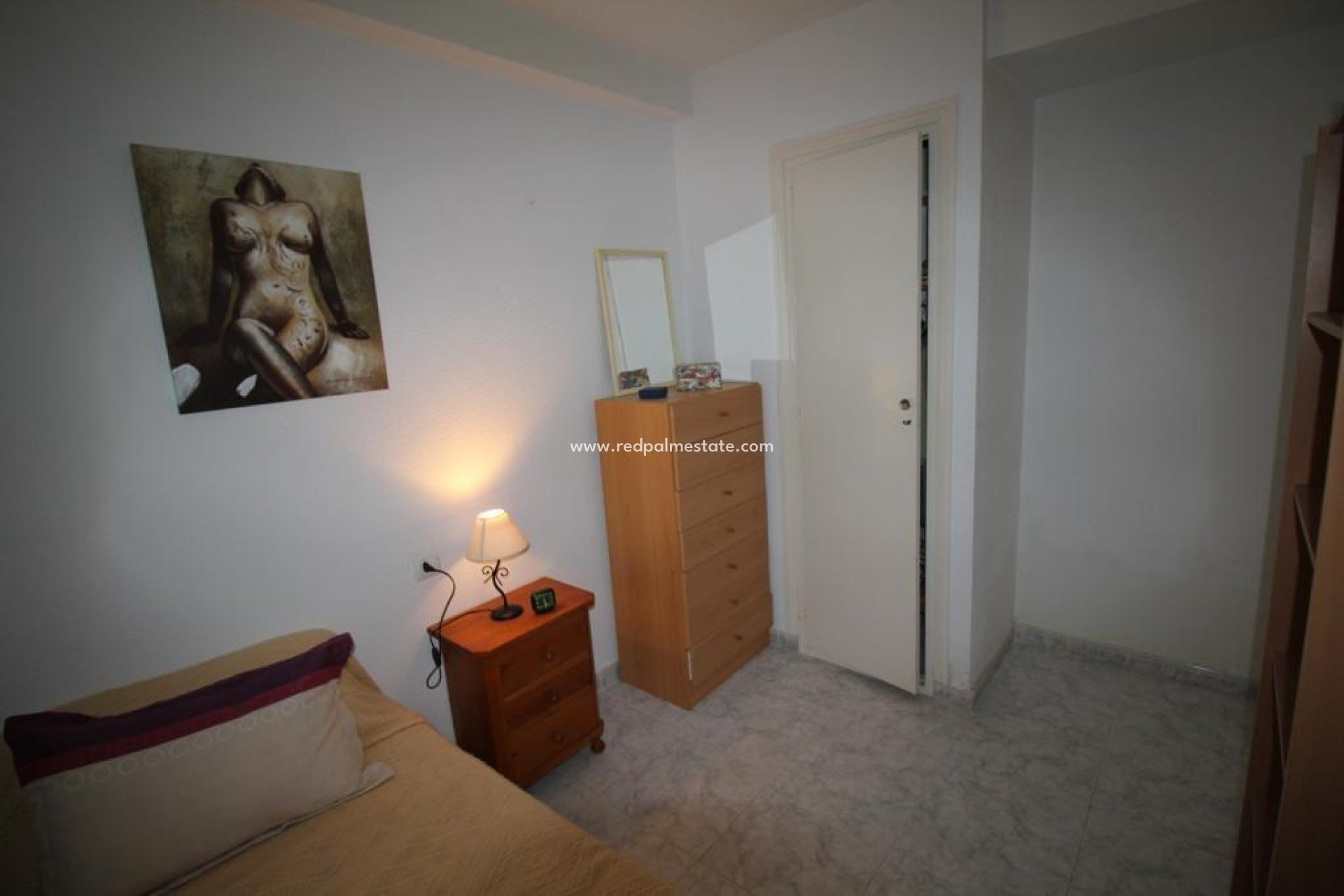 Resale - Flat -
Torrevieja - Paseo maritimo