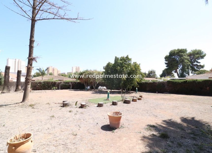 Resale - Land -
Orihuela Costa - Campoamor