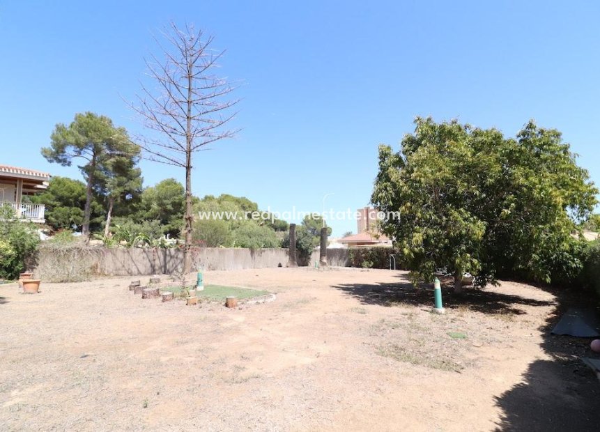 Resale - Land -
Orihuela Costa - Campoamor