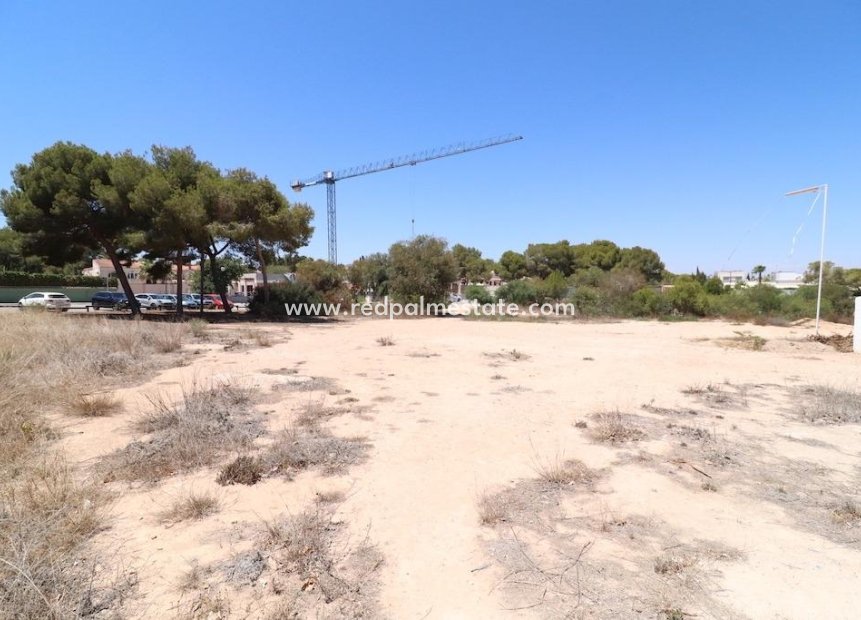 Resale - Land -
Orihuela Costa - Montezenia