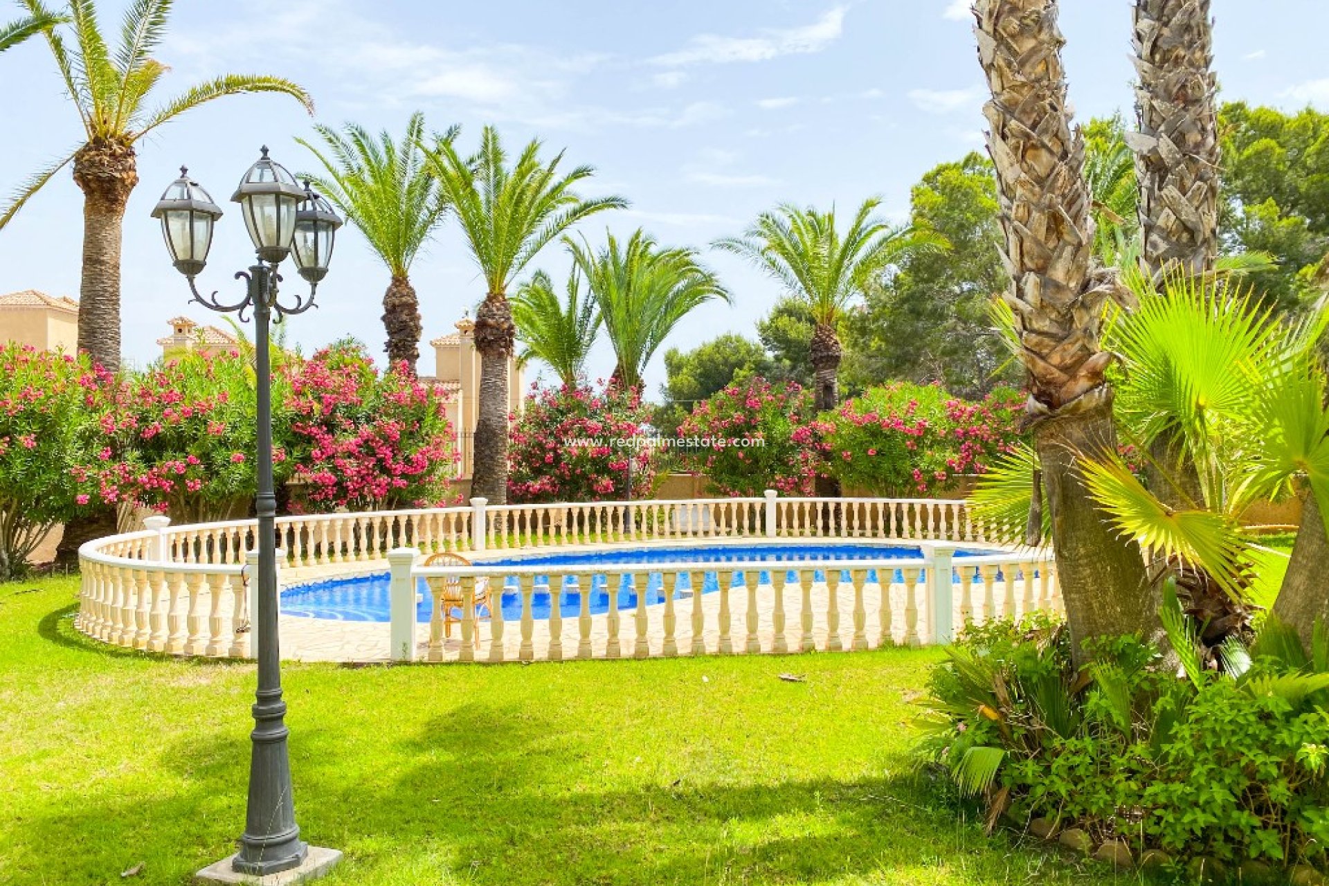 Resale - Luxury Villa -
Villamartín