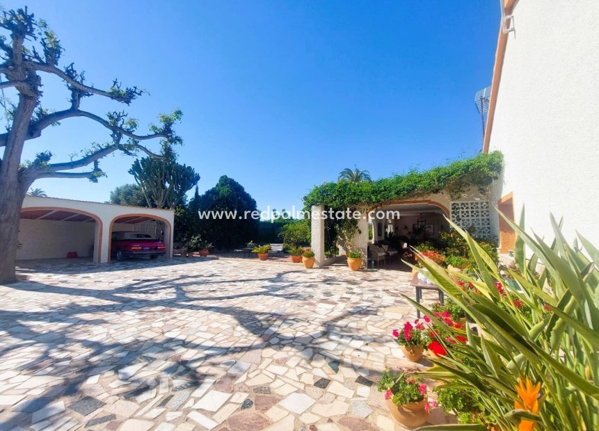 Resale - Masia -
La Marina