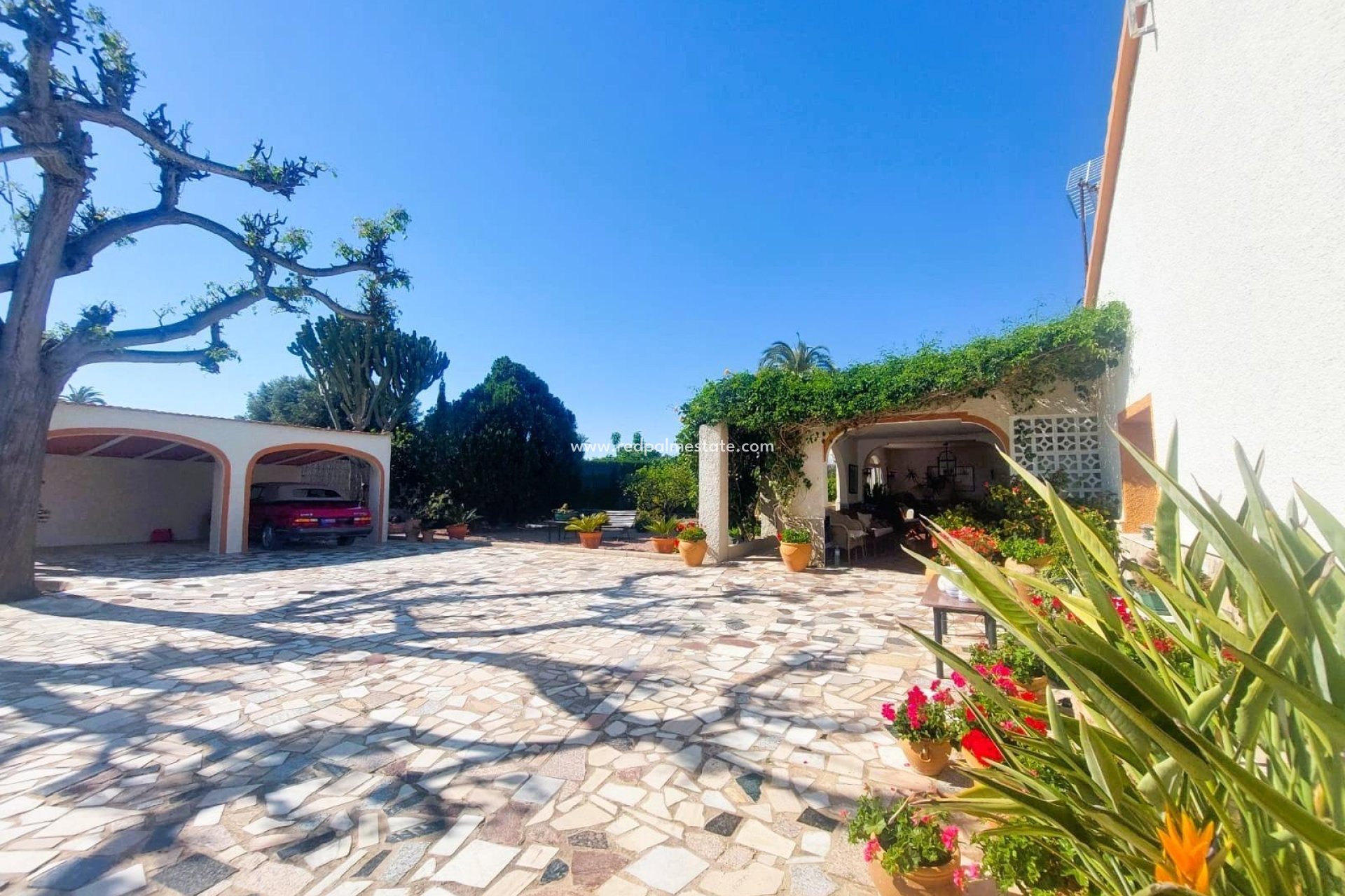 Resale - Masia -
La Marina