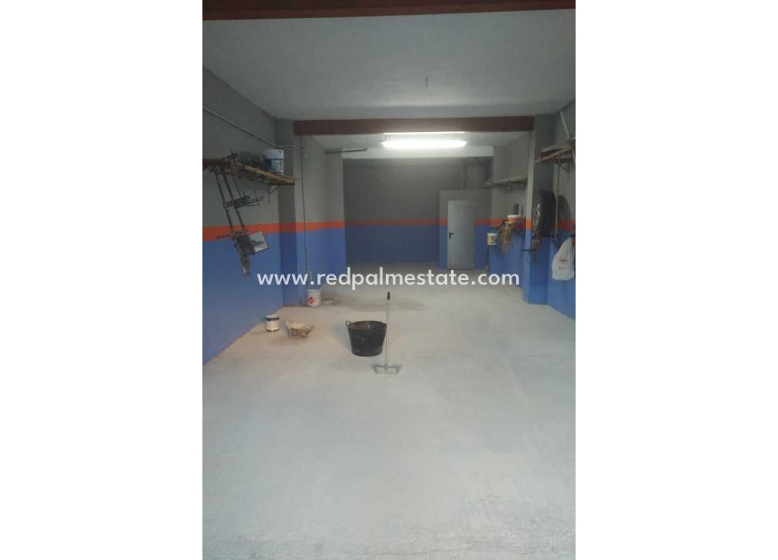 Resale - Parking -
Jalón - Inland