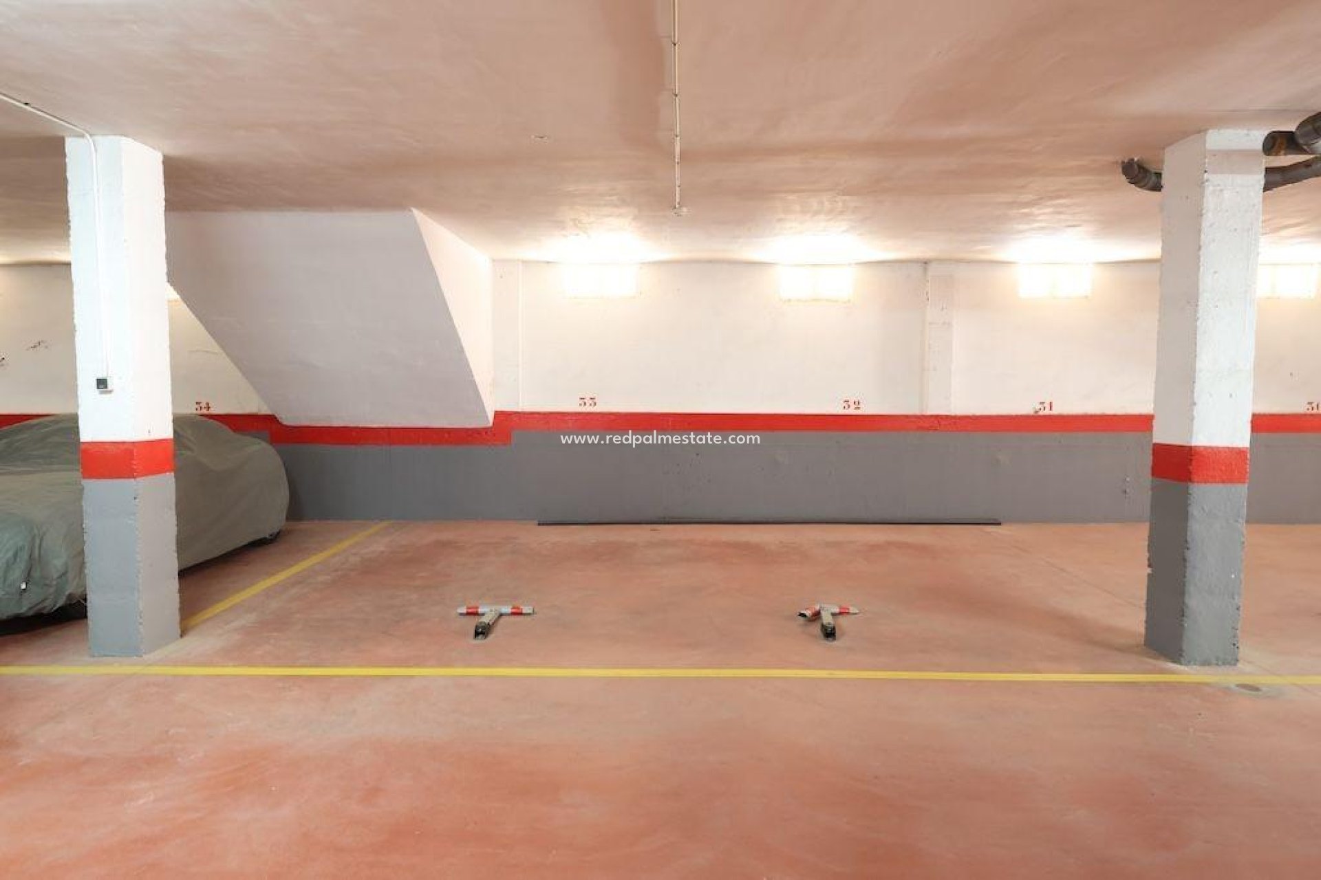 Resale - Parking -
Orihuela Costa