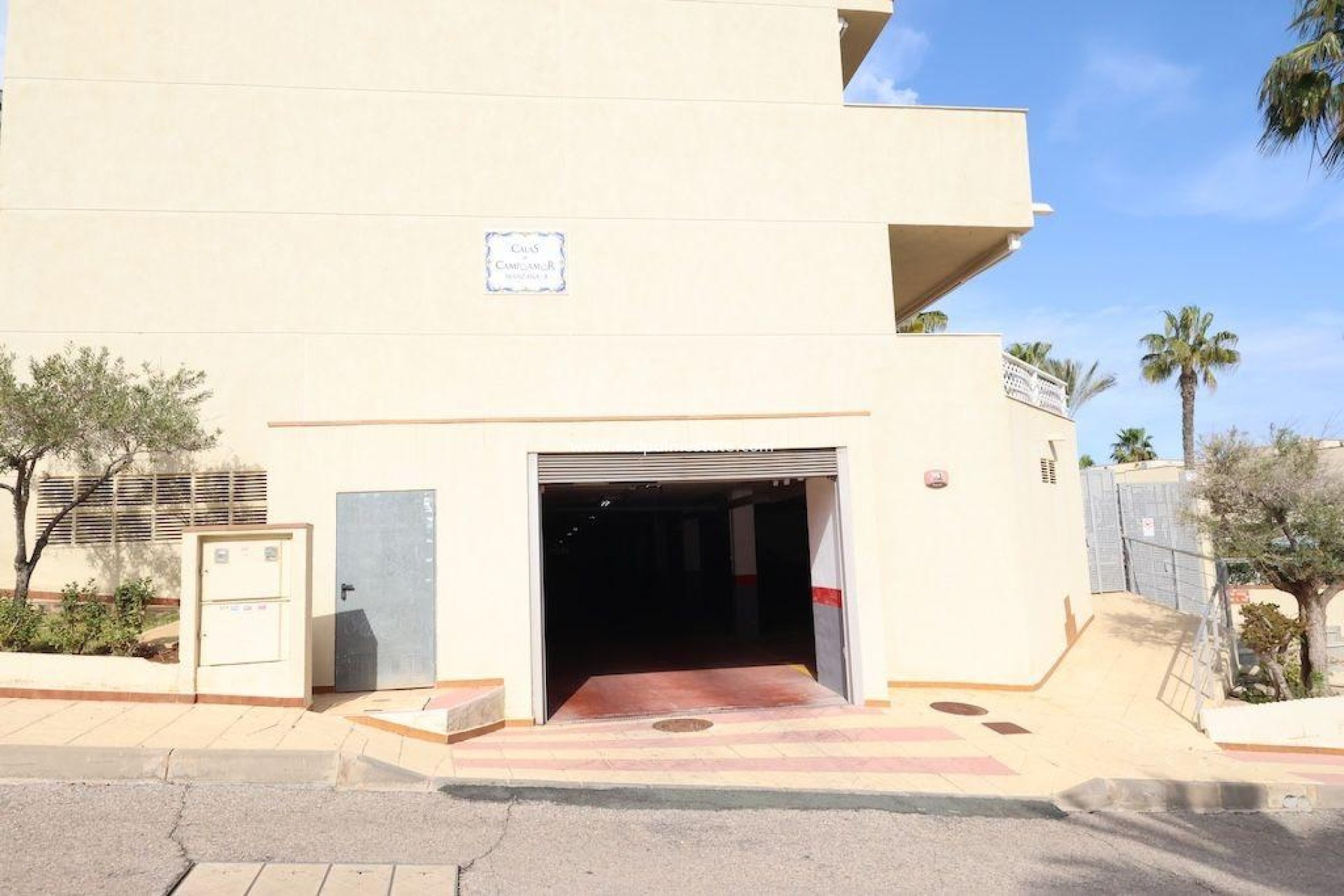 Resale - Parking -
Orihuela Costa