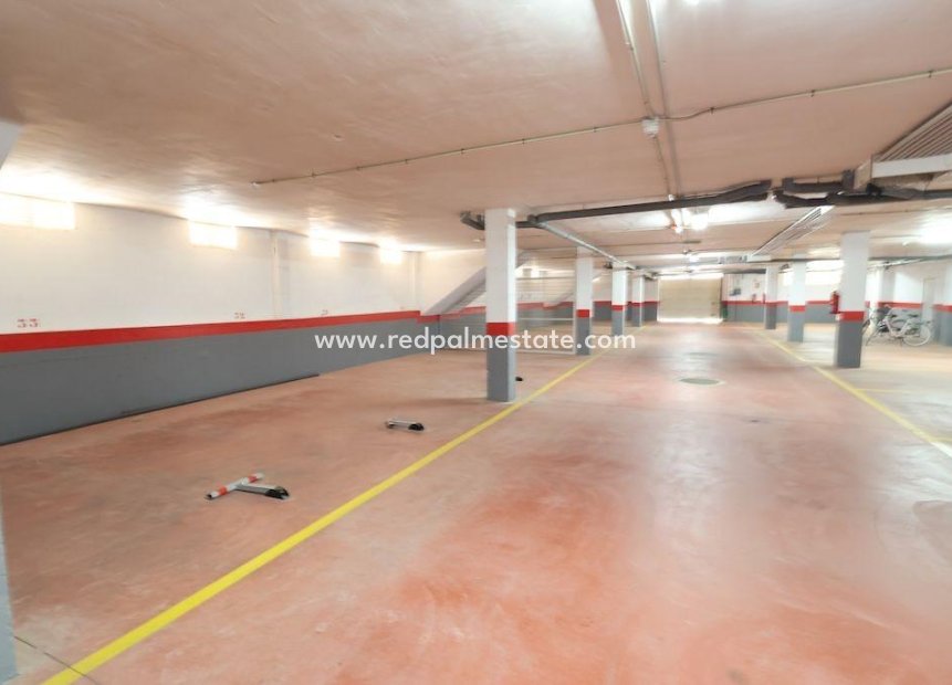 Resale - Parking -
Orihuela Costa