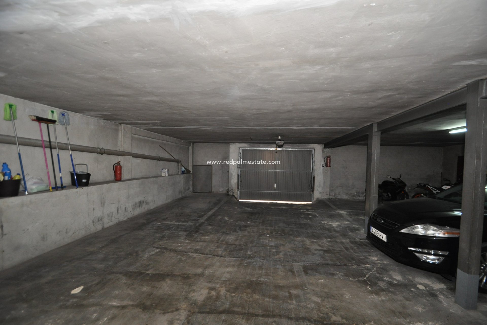 Resale - Parking -
Pinoso - Inland