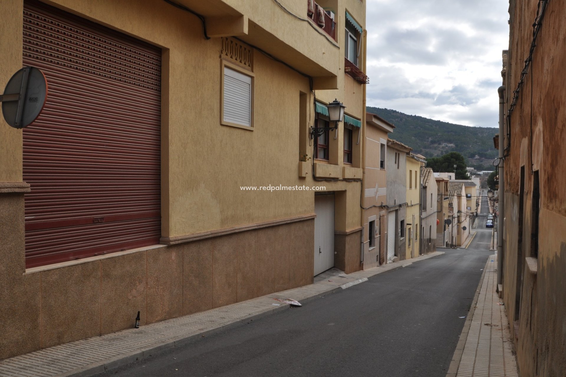 Resale - Parking -
Pinoso - Inland