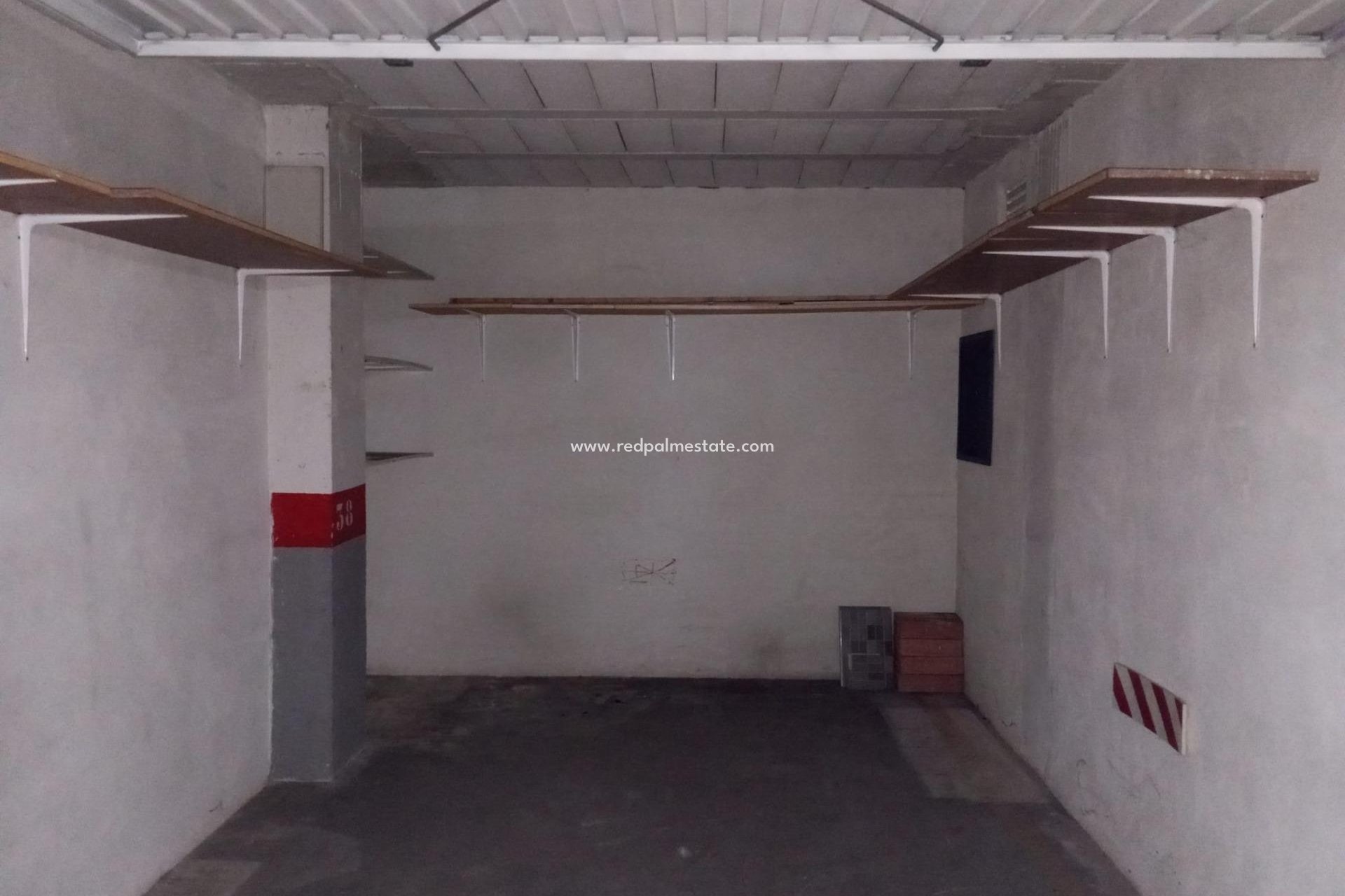 Resale - Parking -
Torrevieja - Centro Torrevieja