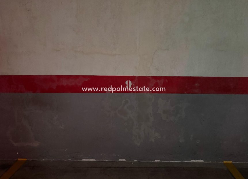 Resale - Parking -
Torrevieja - Centro