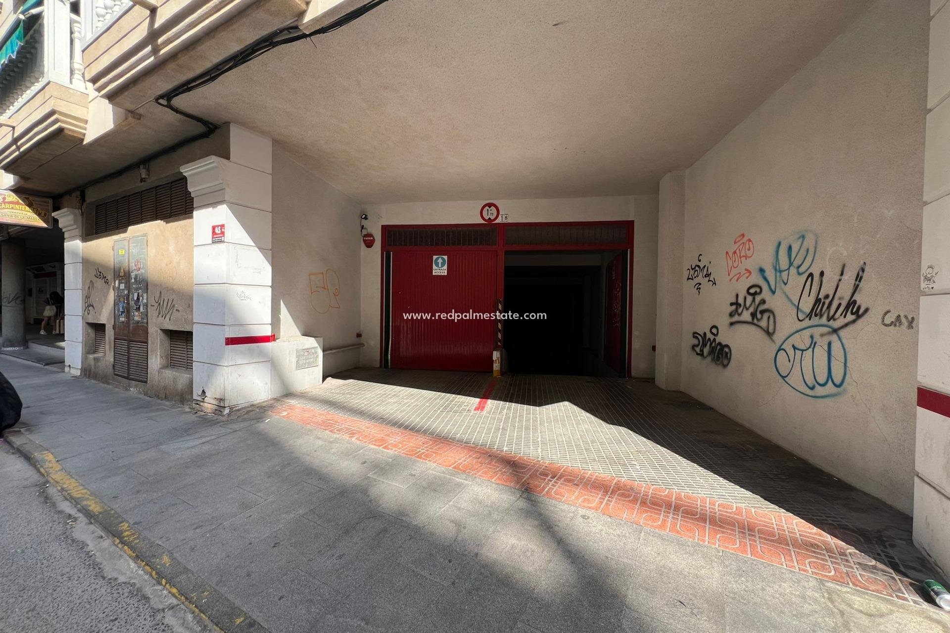 Resale - Parking -
Torrevieja - Centro