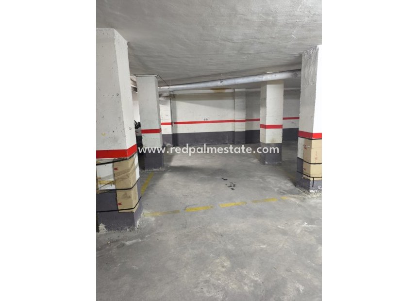 Resale - Parking -
Torrevieja - Playa de los Locos