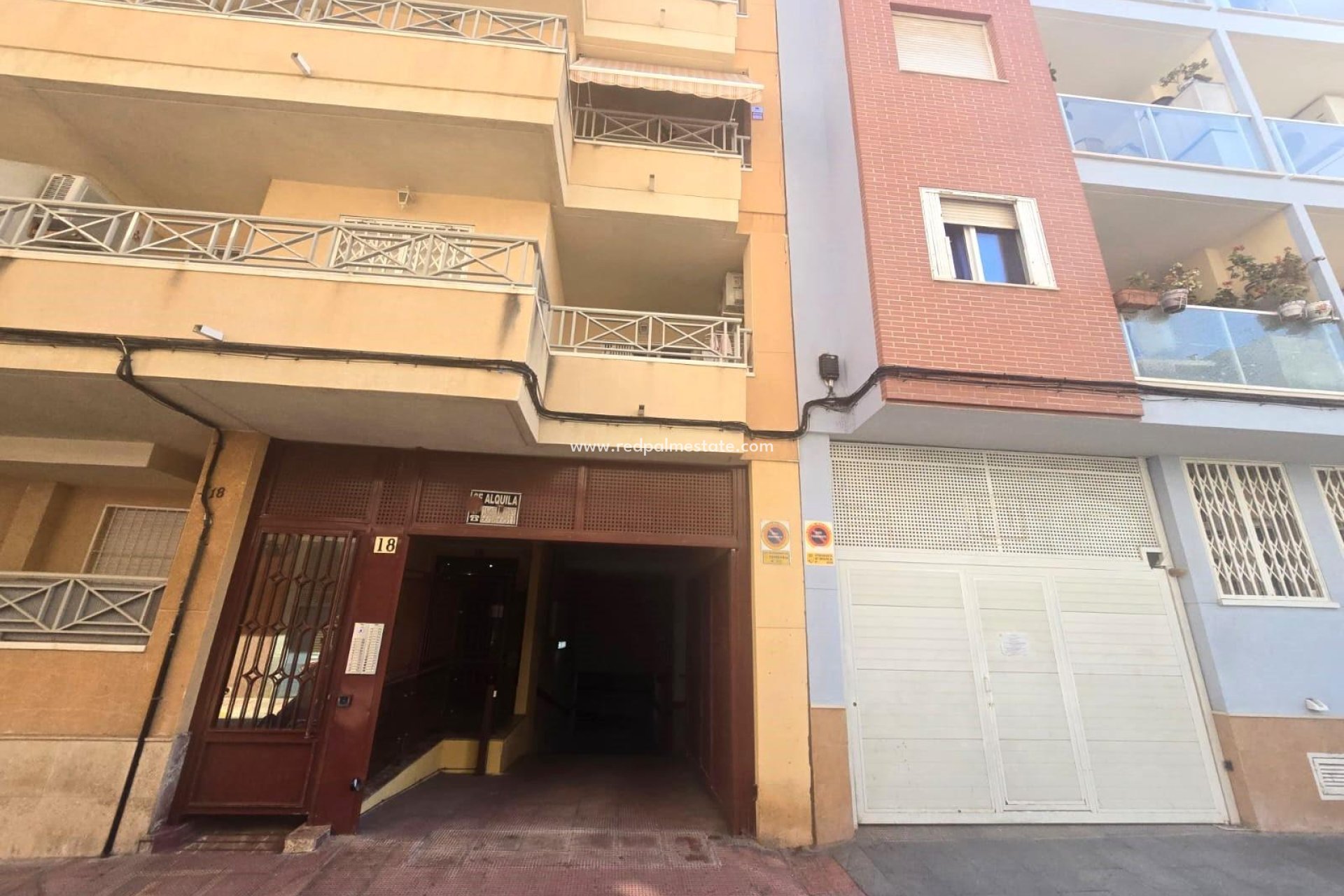 Resale - Parking -
Torrevieja - Playa del Cura