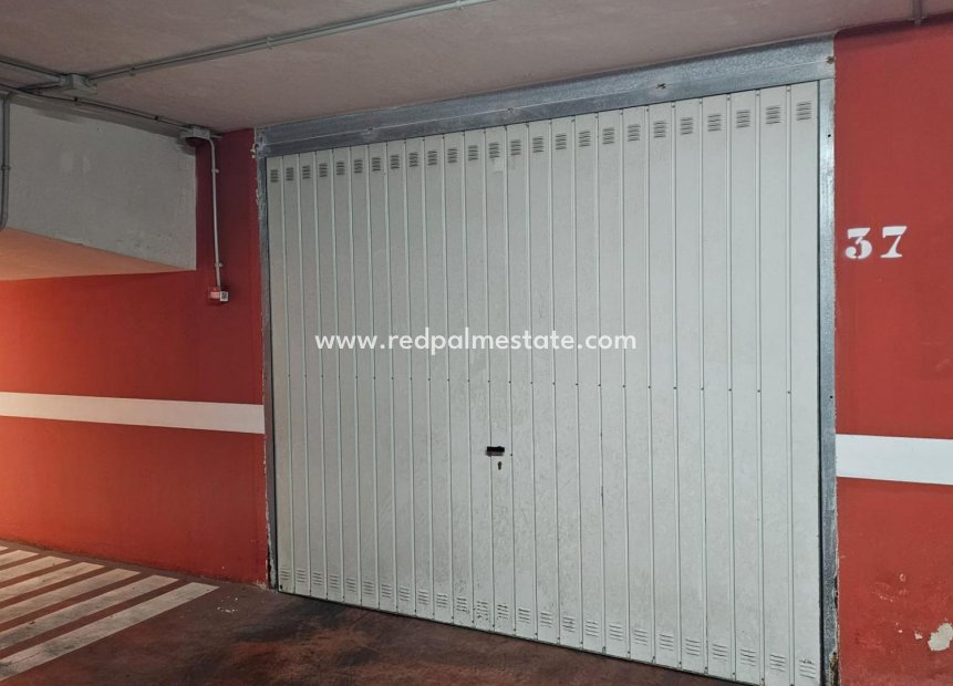Resale - Parking -
Torrevieja - Playa del Cura