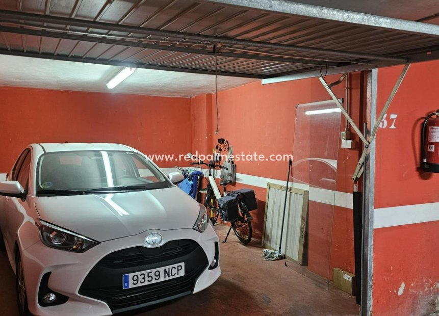 Resale - Parking -
Torrevieja - Playa del Cura