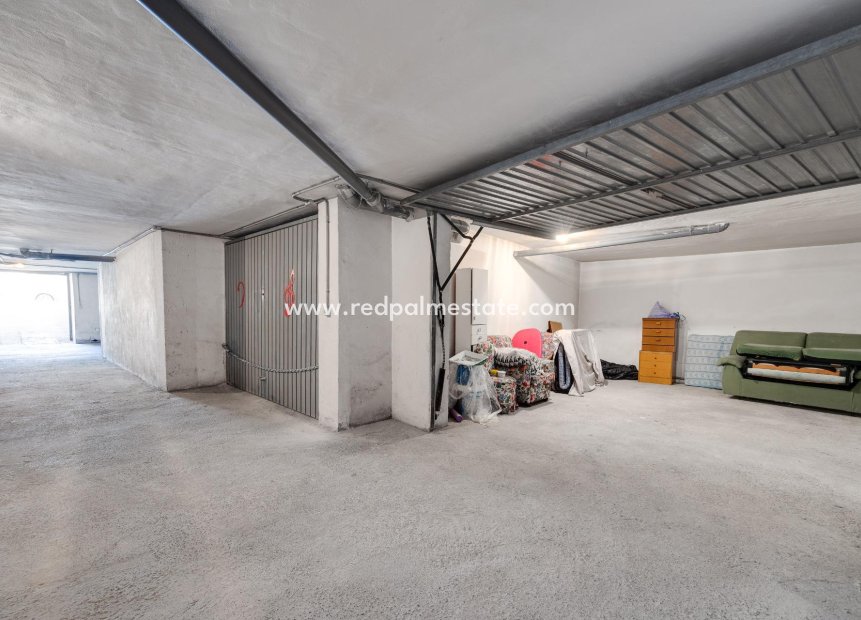 Resale - Parking -
Torrevieja - Playa del Cura