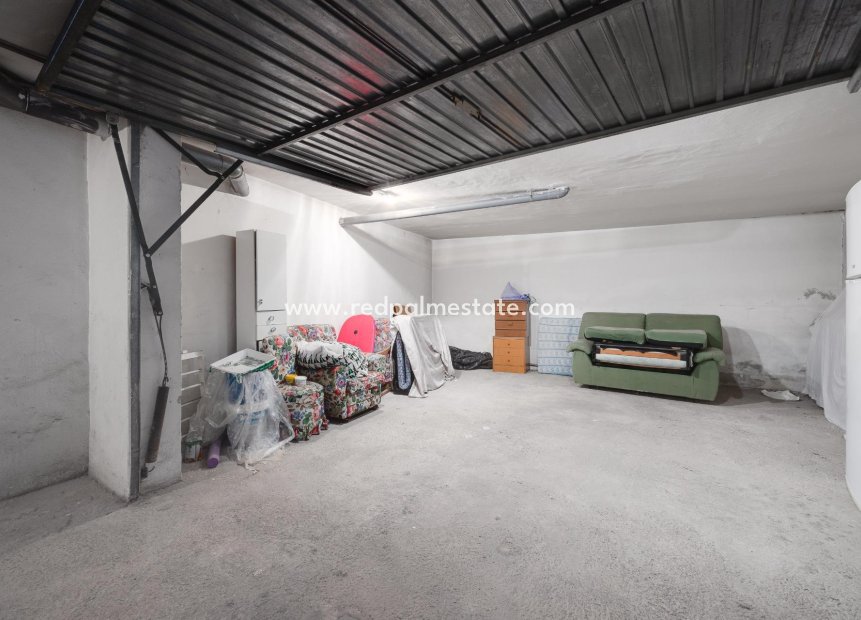 Resale - Parking -
Torrevieja - Playa del Cura