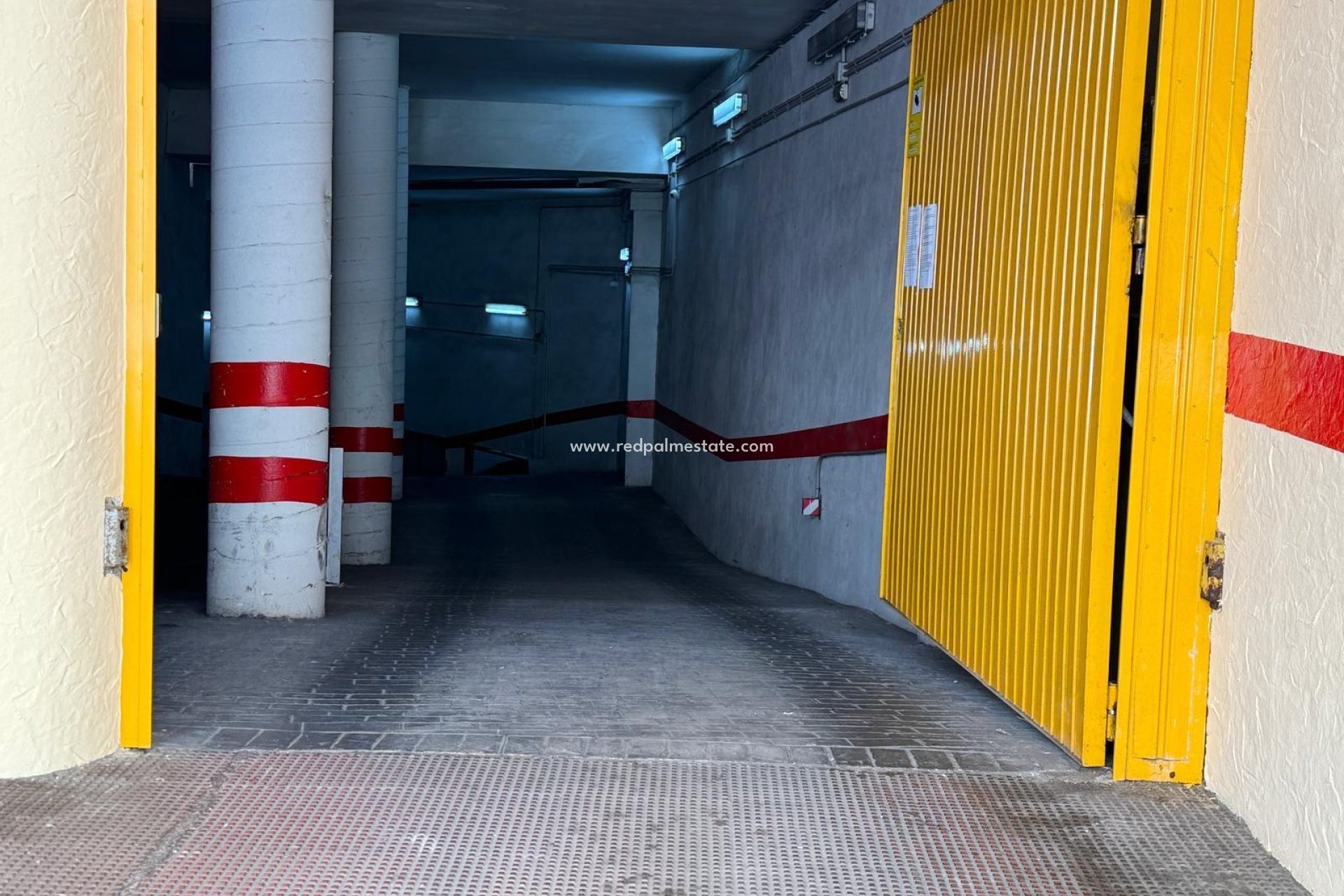 Resale - Parking -
Torrevieja
