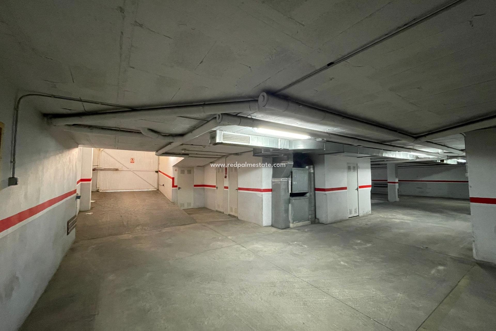 Resale - Parking -
Torrevieja