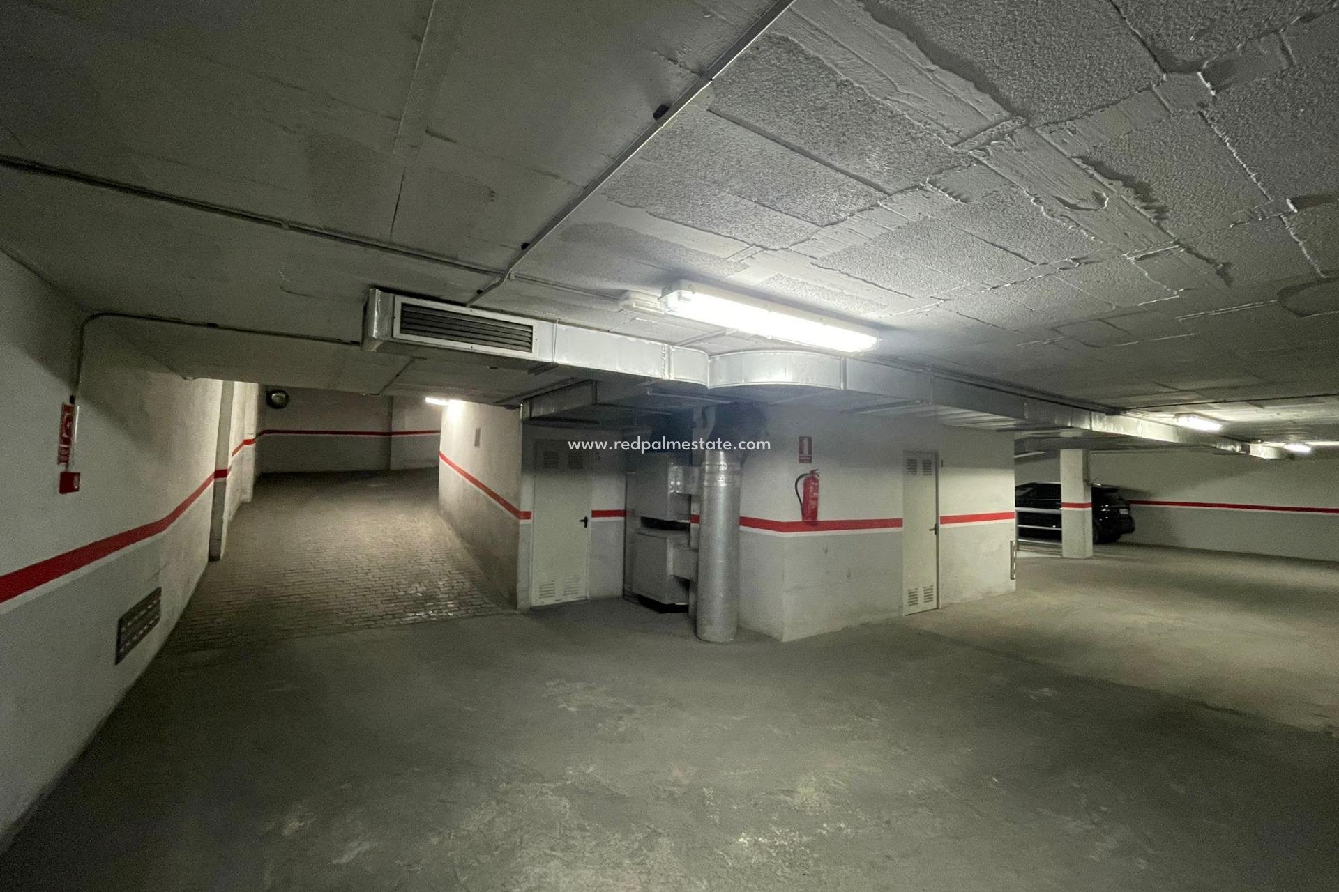 Resale - Parking -
Torrevieja