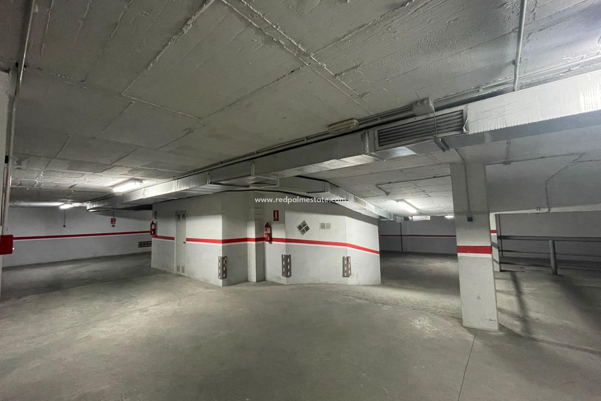 Resale - Parking -
Torrevieja