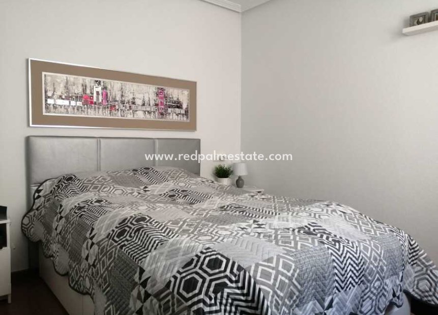 Resale - Penthouse -
Almoradí - Inland