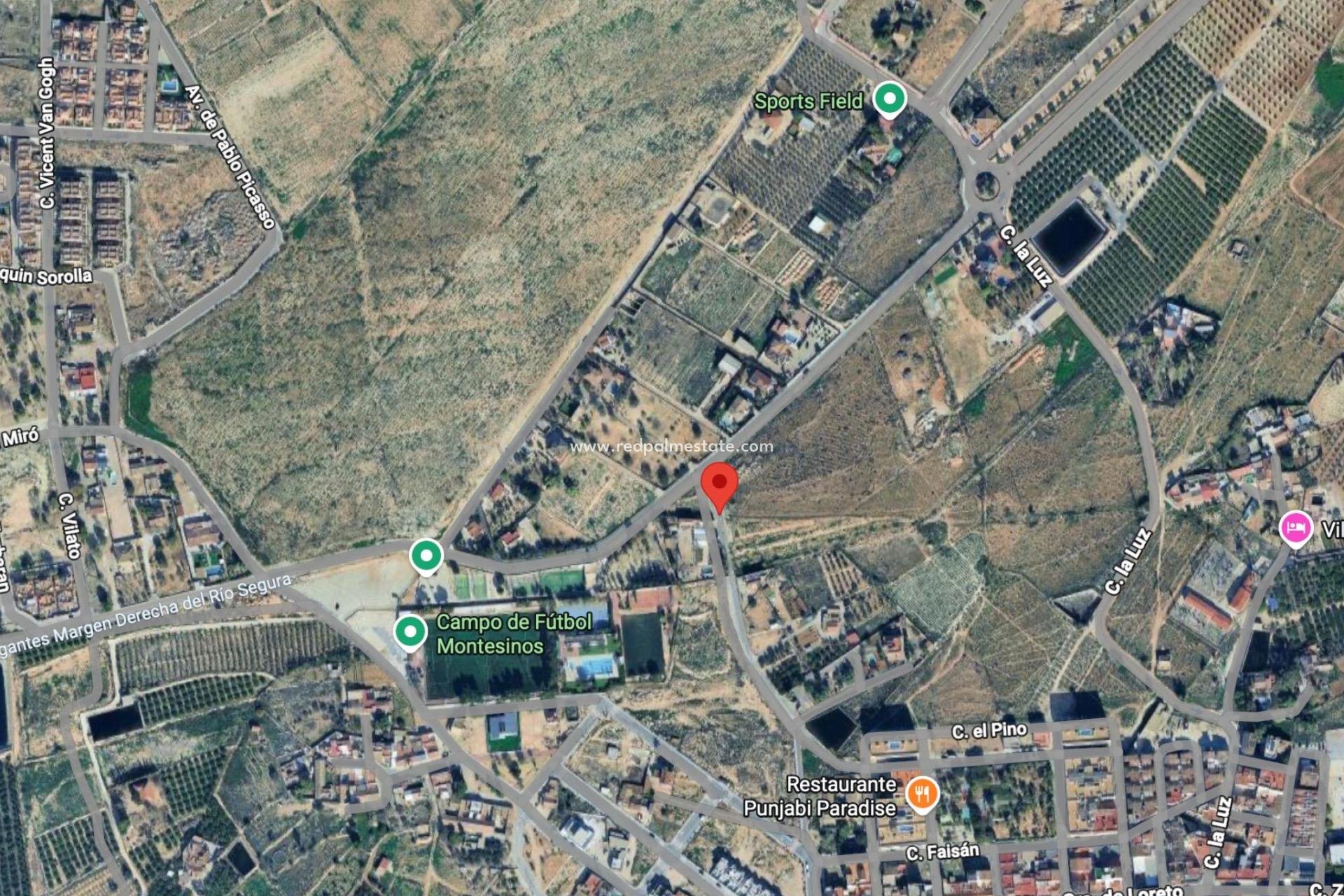 Resale - Plot -
Montesinos - Pueblo 8