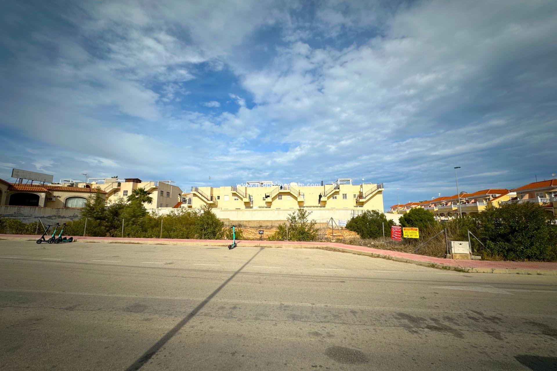 Resale - Plot -
Orihuela Costa - La Florida