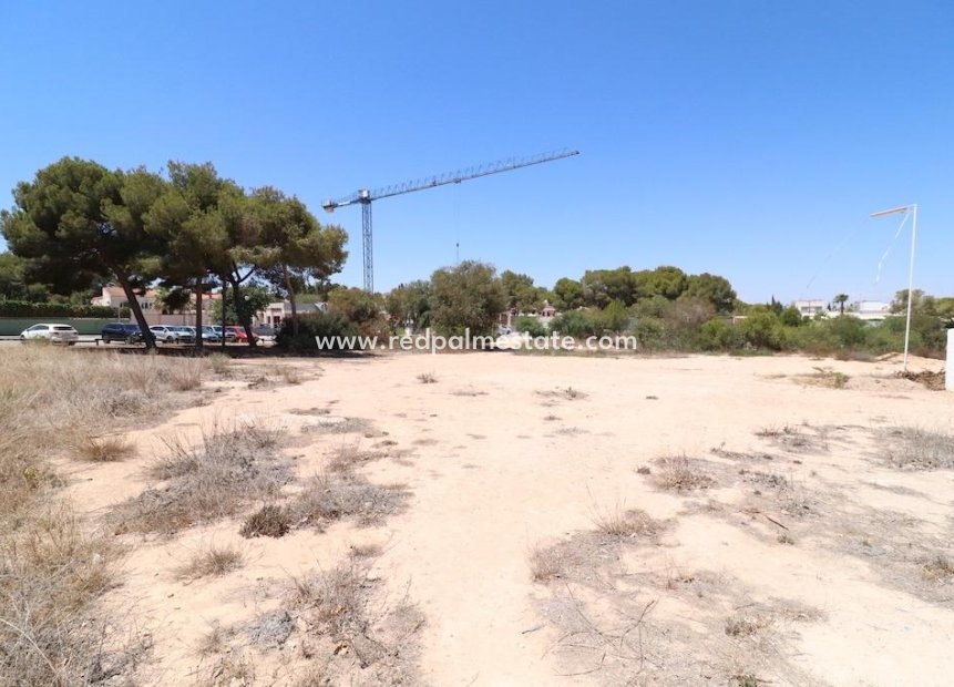Resale - Plot -
Orihuela Costa - Lomas de Cabo Roig
