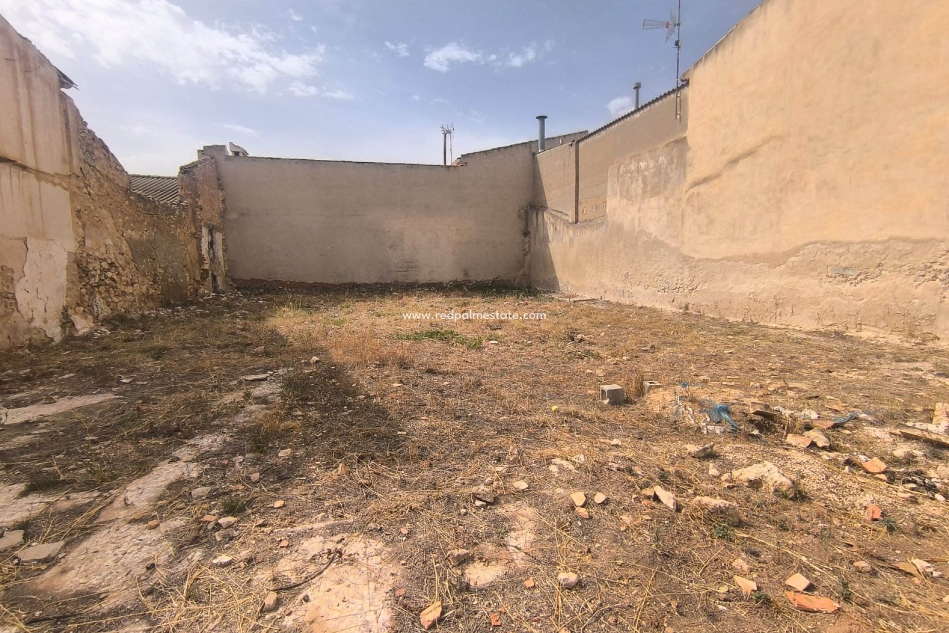 Resale - Plot -
Pinoso - Inland