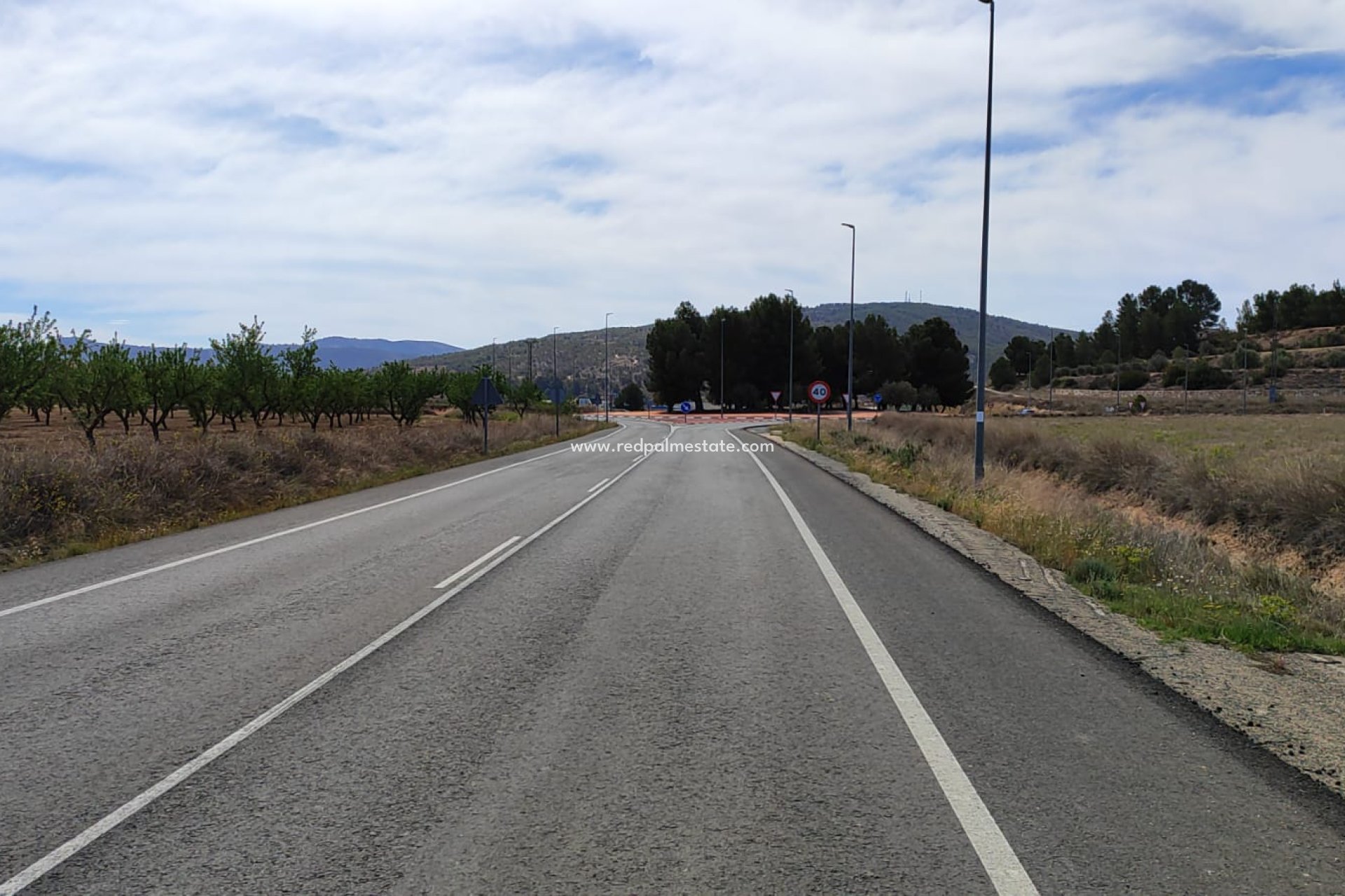 Resale - Plot -
Pinoso - Inland