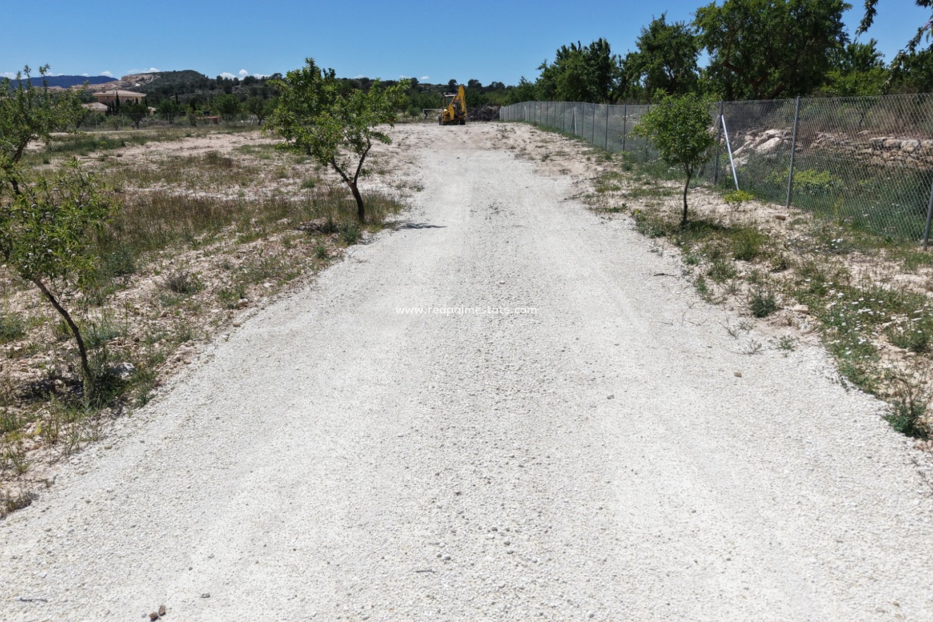 Resale - Plot -
Pinoso - Inland
