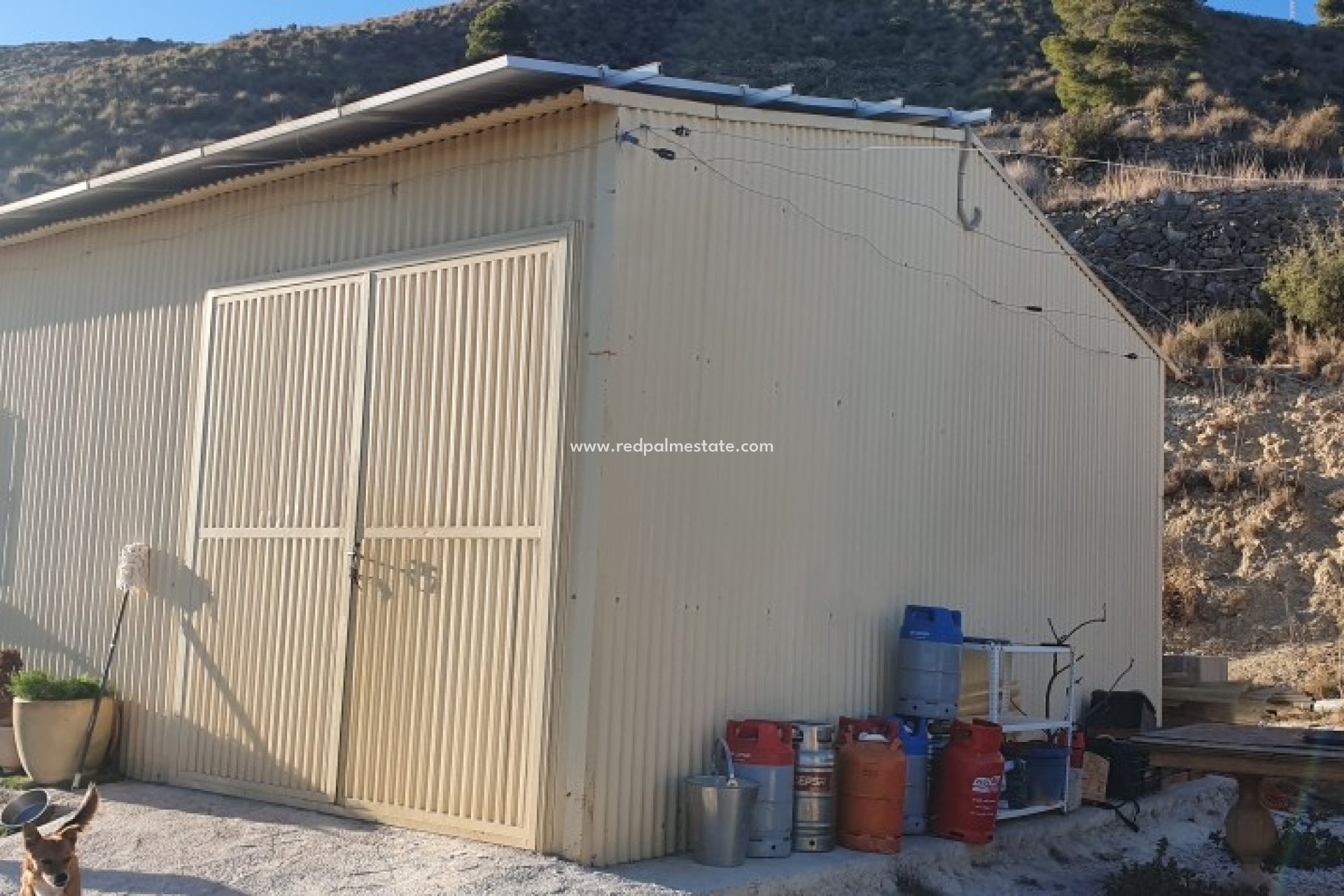 Resale - Plot -
Relleu - Inland