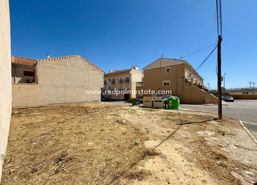 Resale - Plot -
San Miguel de Salinas - CENTRO URBANO