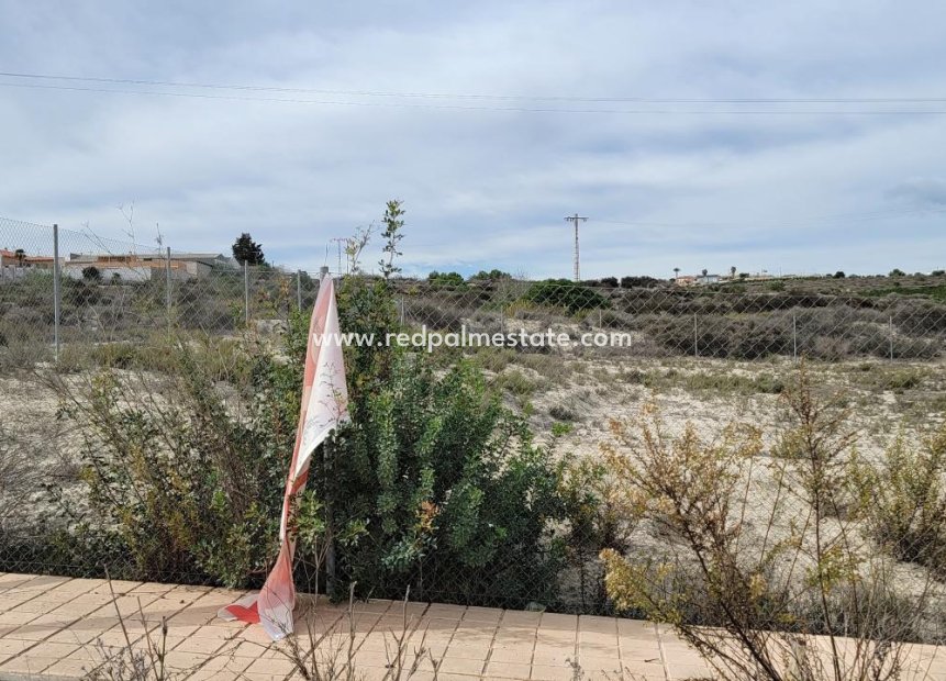 Resale - Plot -
Torremendo