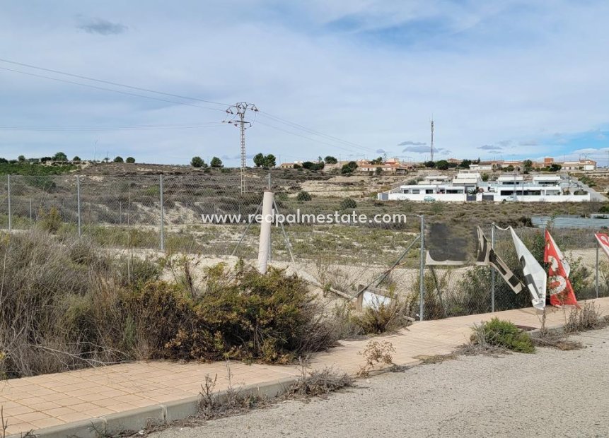 Resale - Plot -
Torremendo
