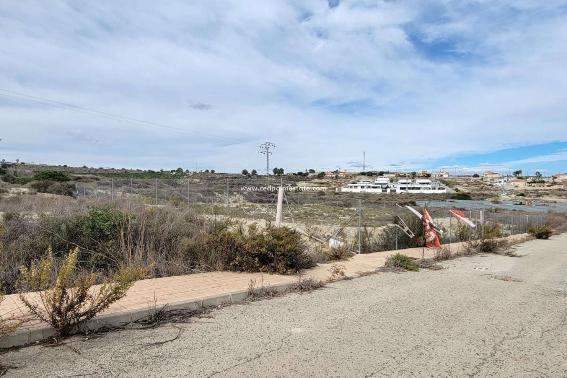 Resale - Plot -
Torremendo