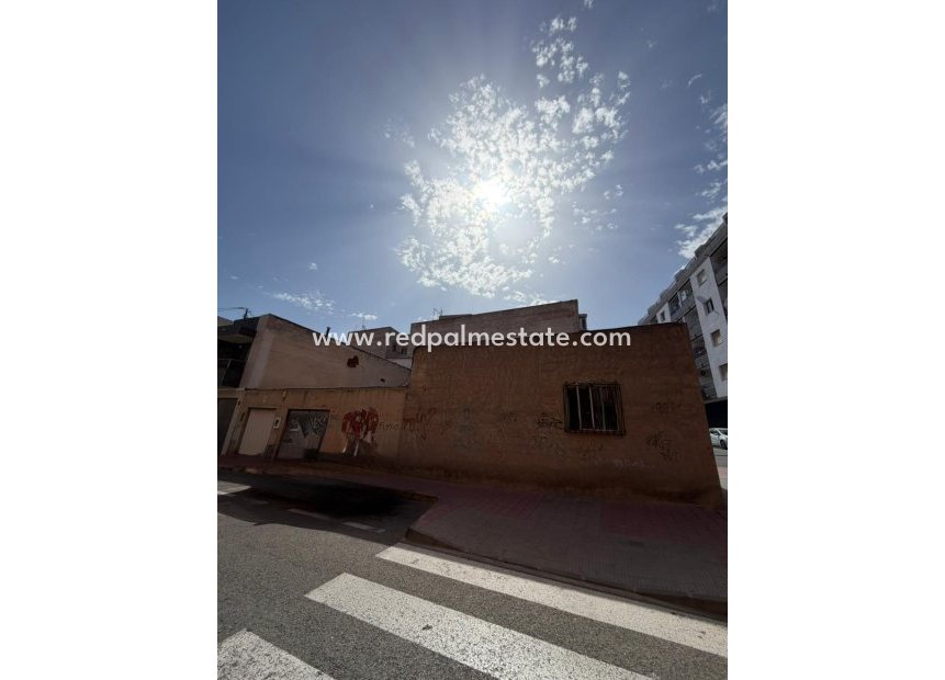 Resale - Plot -
Torrevieja - Centro Torrevieja