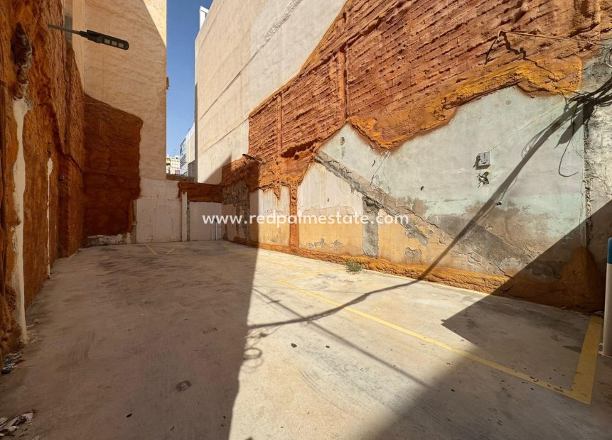 Resale - Plot -
Torrevieja