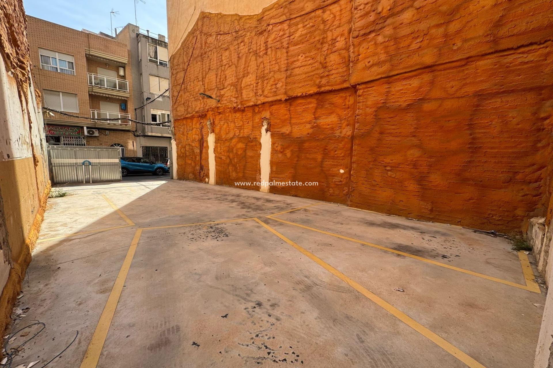 Resale - Plot -
Torrevieja