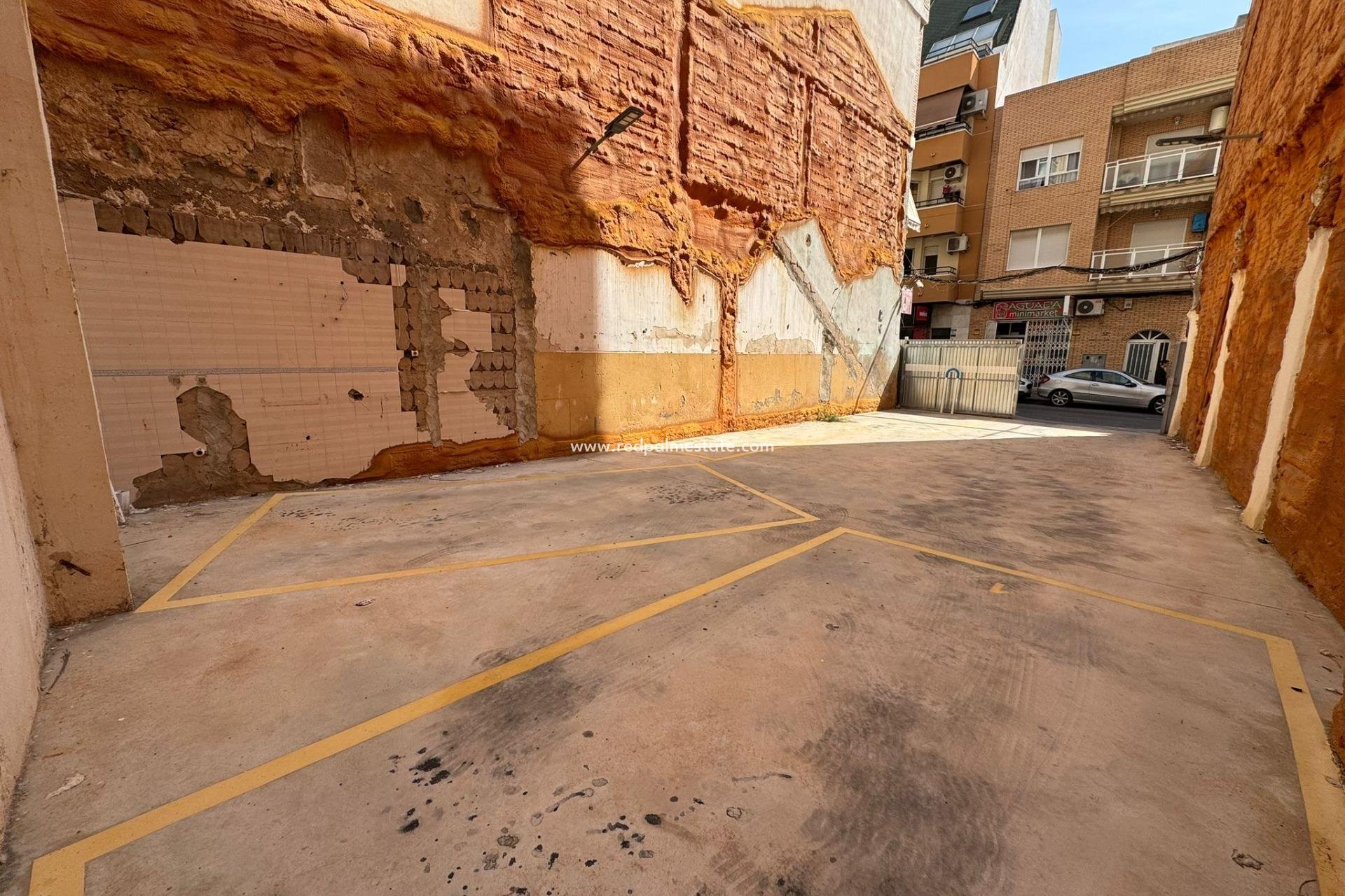 Resale - Plot -
Torrevieja